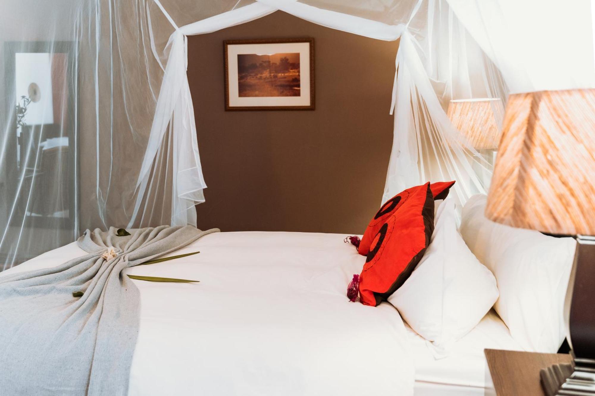 Gabus Safari Lodge Otavi ภายนอก รูปภาพ
